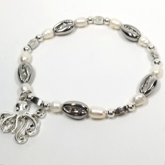 Freshwater Pearl Bracelet with Octopus Charm - Picture 2 of 4